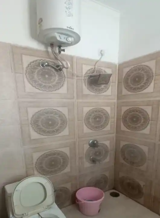 4B Crystal Homes Photo 6