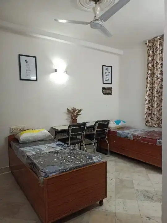 BMB-Aaron House - Image 11