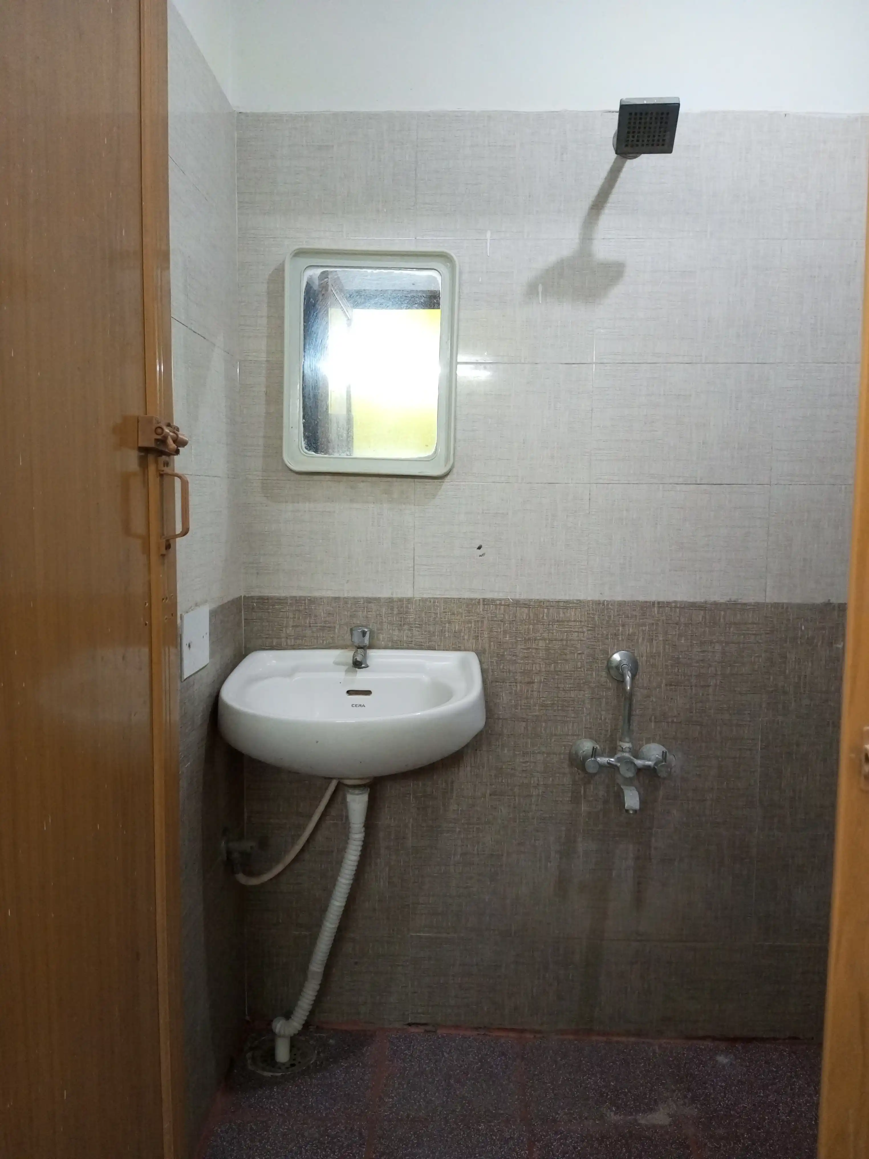 Vilaasa A Hoodi - Image 25