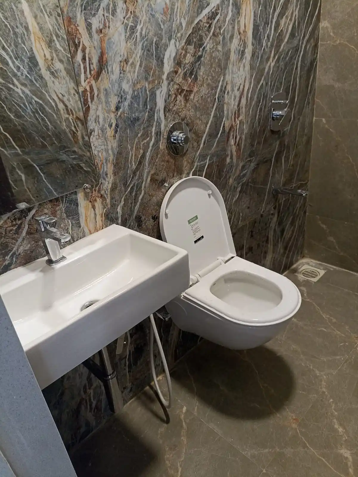 LEGACY LIVING SIGNATURE VIKHROLI - Image 18
