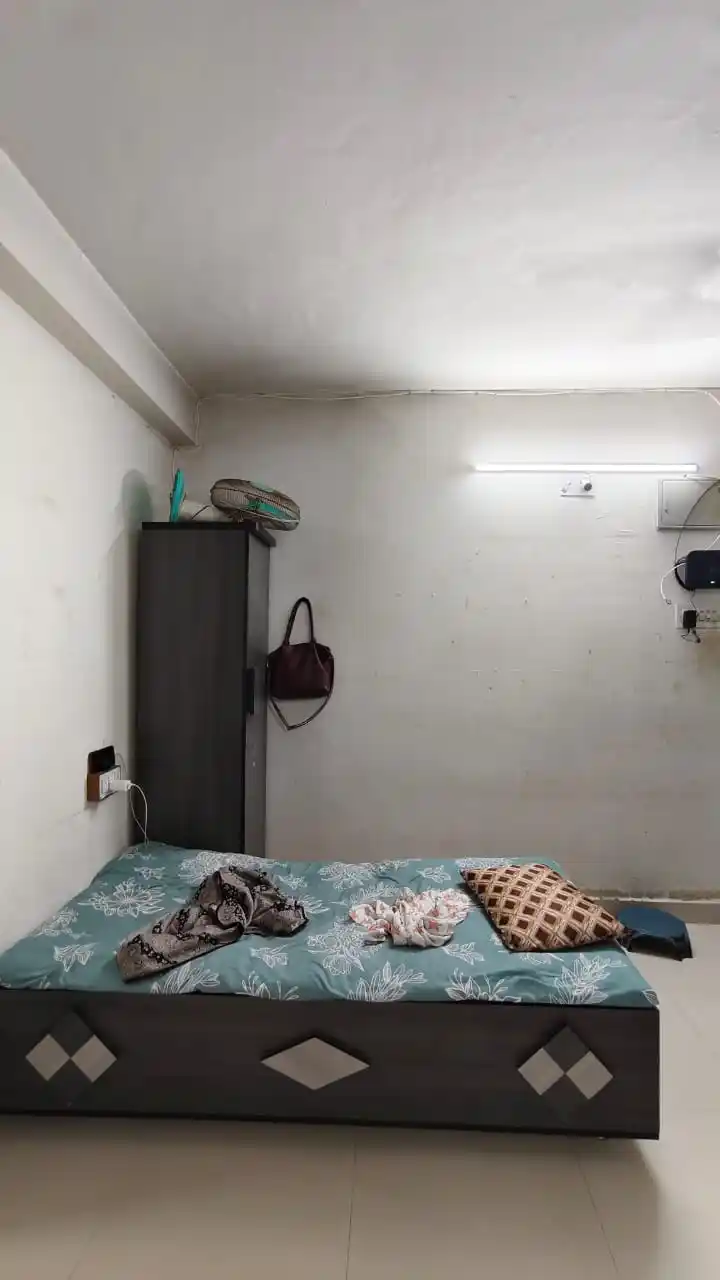 KESRINANDAN  GIRLS  PG Photo 1